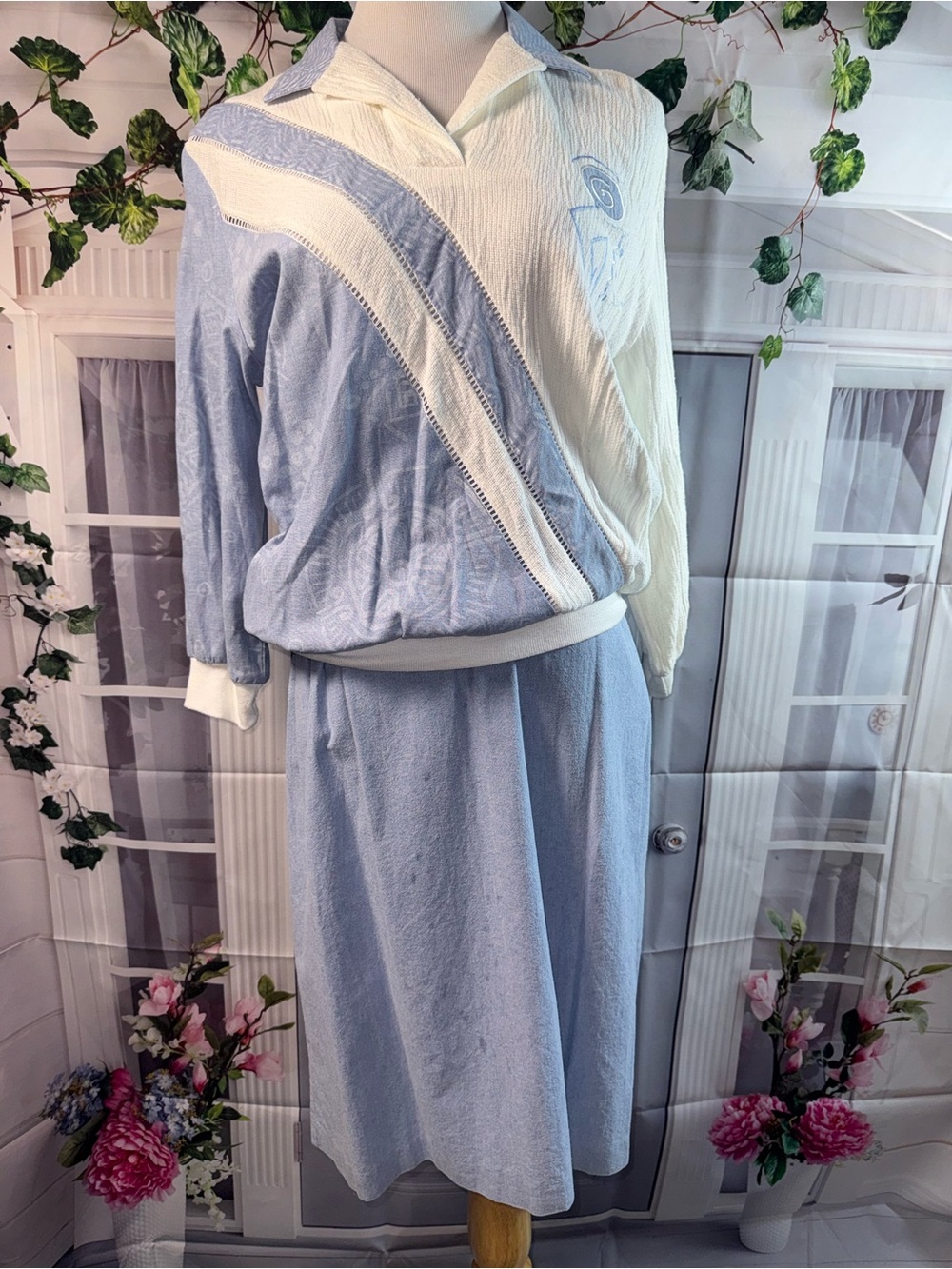2010-Vintage Regal Light Blue & Cream Two-Tone 2-Piece Skirt Set